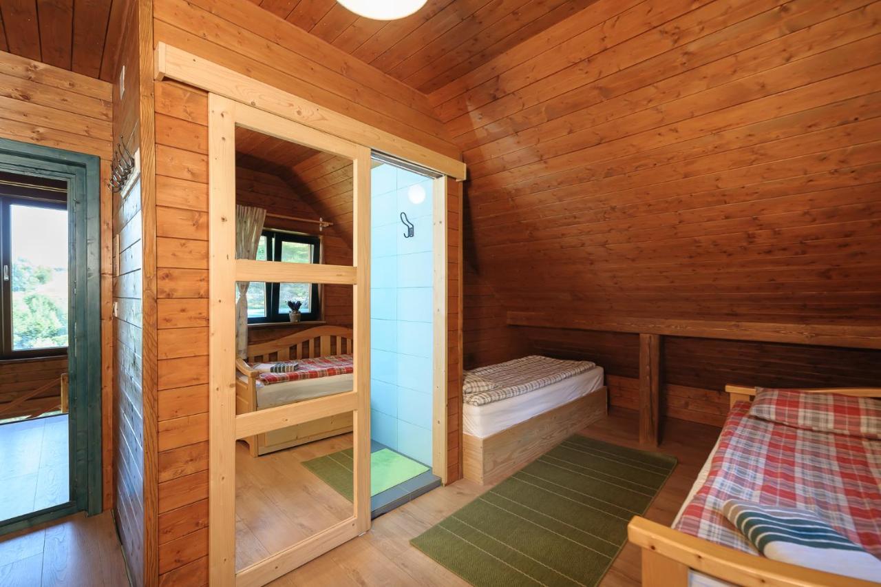 Rose Hip Hill Farm Bed & Breakfast Valea Tirnei Exterior photo